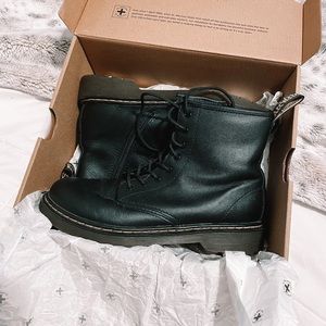 SOLD dr marten boots
